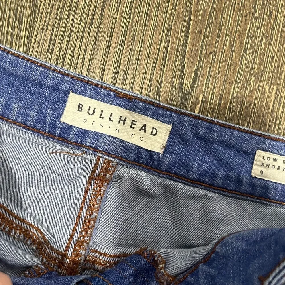 Bullhead Denim Co. Womens Low Rise Short Cuffed Hem Medium Wash Blue Size 9